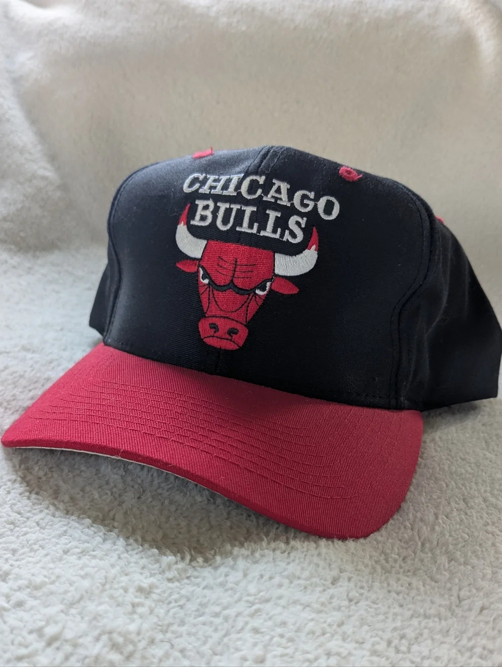 Vintage Chicago Bulls Black Red Snapback Hat Cap NBA Basketball Retro OSFA